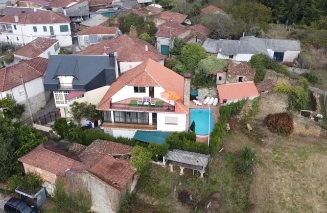 Casa con Piscina en Ramiras, Ourense
