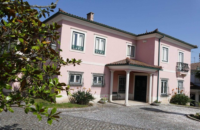 Casa da Palmeira, Comfort and simplicity in Leiria
