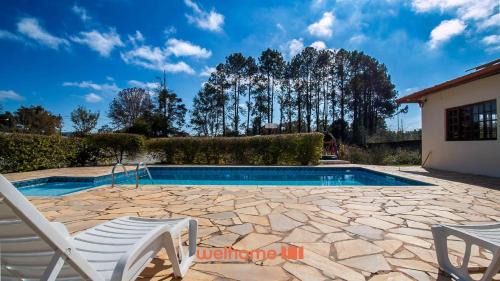 Casa de campo em Cotia com piscina e lazer