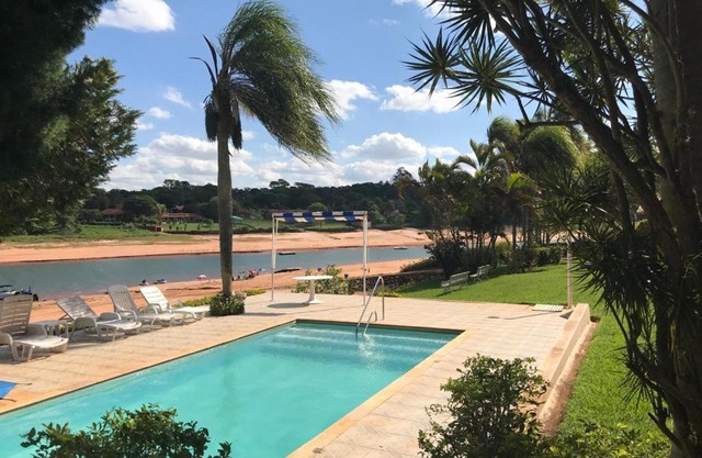 Casa de campo inteira de frente pra Represa Avaré