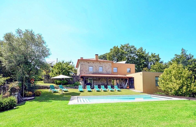 Casa de Eiro - Five Bedroom Villa, Sleeps 10
