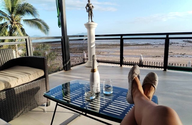 Casa de Playa Bonita - 2nd Floor Suite with Balcony