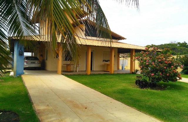 Casa de praia condomínio fechado, frente para o mar