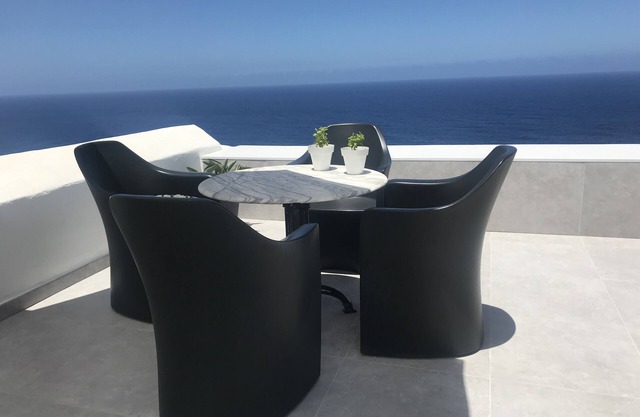 Casa del Mar with large sun terrace, facing the sea, luxur. upscale amenities
