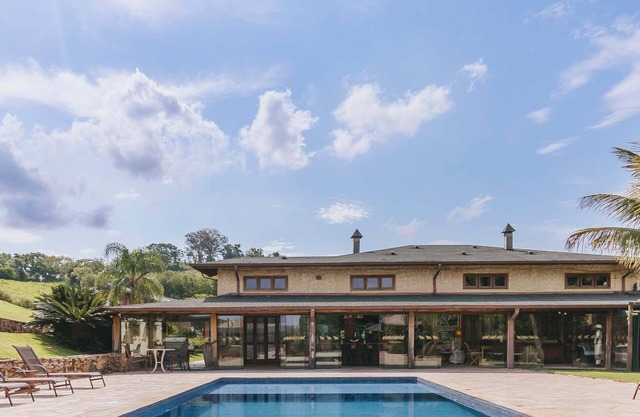 Casa em Amparo com Piscina e Conforto