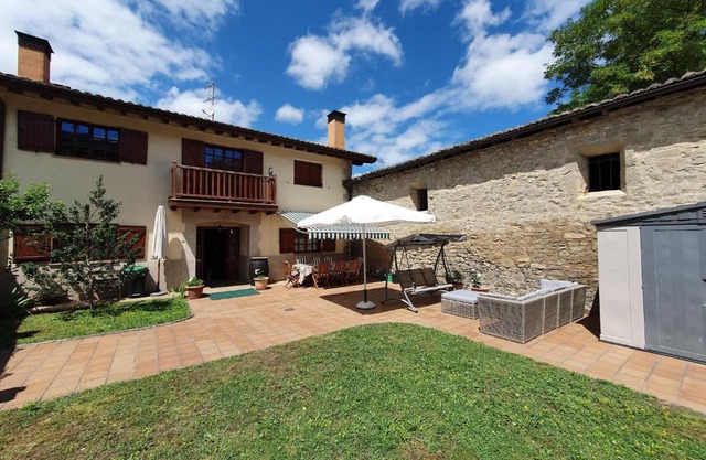 Casa familiar con jardín “Arana Etxea” EBI01207