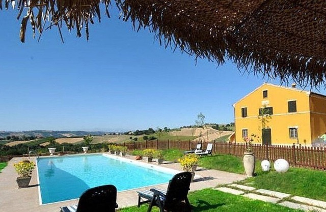 Casa Giacomina A, fully refundable with voucher*: A cozy and welcoming apartment that is part of a villa situated in a secluded location surrounded by meadows and by green hills, with Free WI-FI.