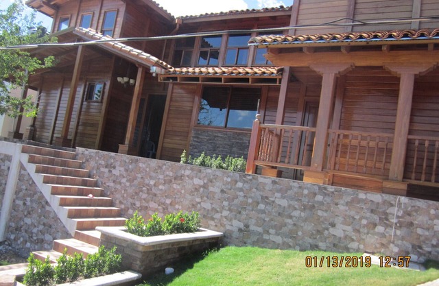 Casa Madera: expansive views and spacious comfort