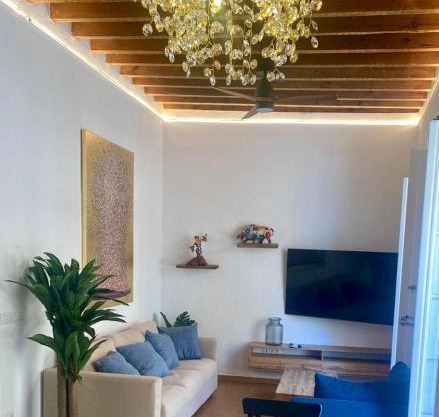 CASA NATY, Espacioso Renovado Apartamento en el Centro de Malaga