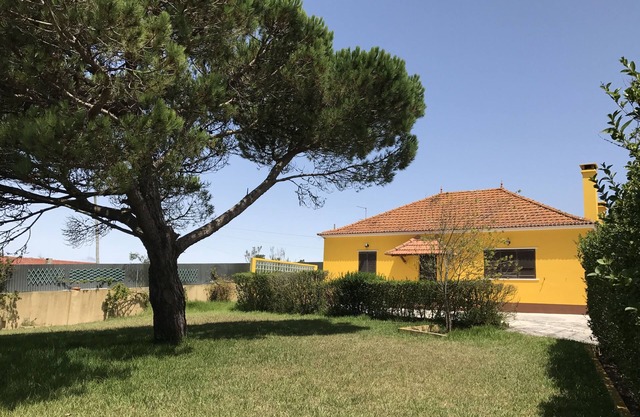 Casa Rustica secluded, close to the beaches of Ericeira, Mafra and Sintra.