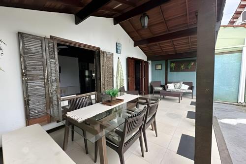 Casa térrea a menos de 100m da praia de Juquehy