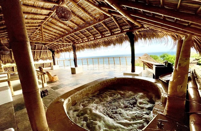 Casa Xochi. Ocean view apartment w/jacuzzi on the terrace paradise