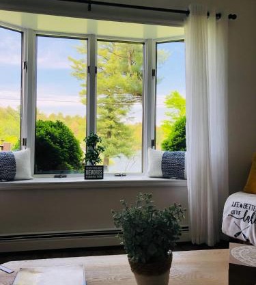 Catskills Cottage with Lake View Book Now
