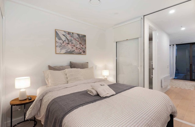 CBD 1BR - Modern Stay with Pool & Gym in Wellington