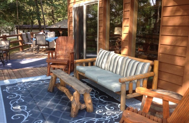 Cedar Chalet with Hot Tub on Devils Lake, Webster, WI