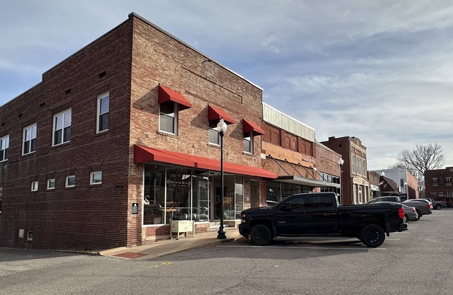 Centerville's Charming Town Square, Cozy Apartment in unique Historic Building