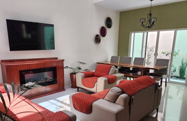 Central family home / garage & WiFi.