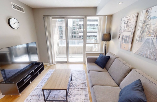 Centrally Located 1+1BR Condo in DT Toronto