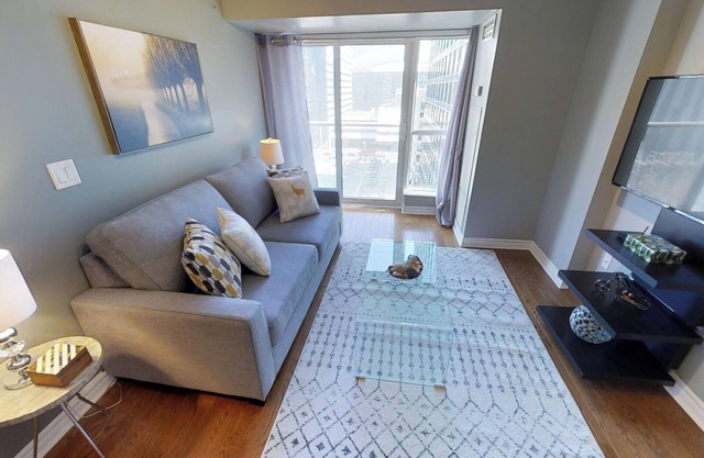 Centrally Located 2-BR Condo in DT Toronto