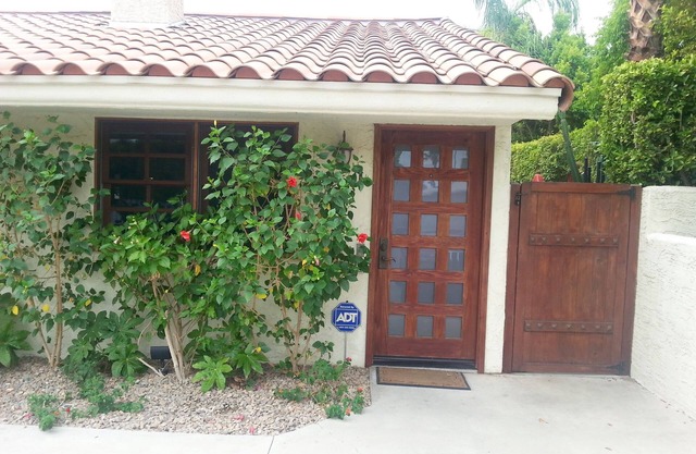 Centrally Located Bungalow in the Warm Sands Desert Paradise