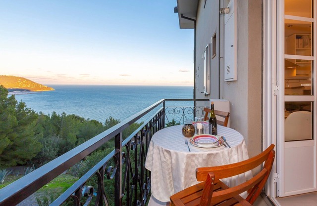 Cervo Piccolo Incanto With Parking, Cervo, Italy