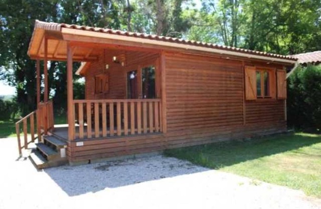 Chalet 3 étoiles - Piscine - eehgfc