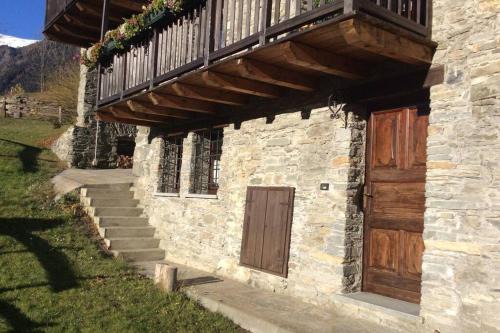 Chalet a La salle Affittasi grazioso e ampio monolocale CIR n 0095