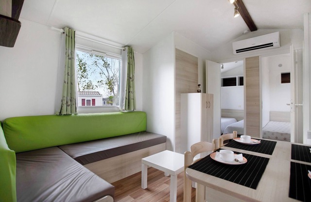 Chalet 'Bungalow T3 I - 15 Min From Nazaré' with Shared Pool, Private Terrace and Air Conditioning