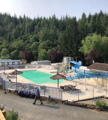 Chalet dans camping avec piscine