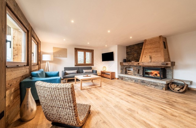 Chalet 'De La Joux' with Private Terrace and Wi-Fi