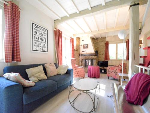 Chalet in Bièvre for 9 Person, cleaning included
