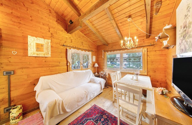 Chalet 'Orserose I Fus' with Mountain View, Shared Terrace and Wi-Fi