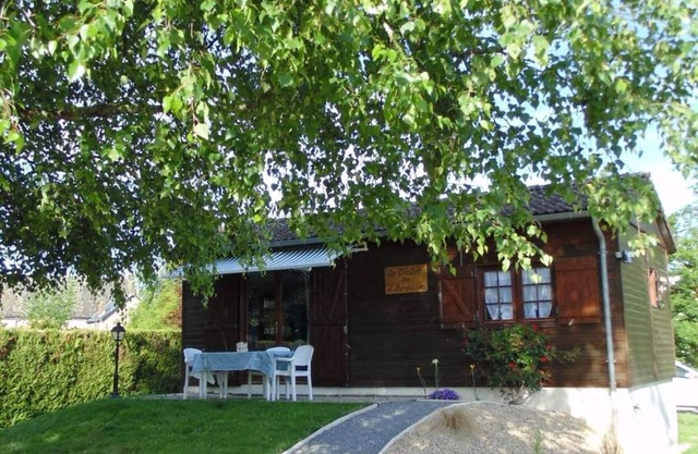 Chalet Paisible en Impasse sur les Rives de la Rivière Arroux
