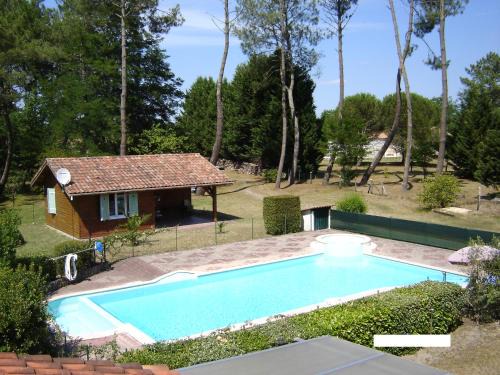 Chalet Saint Julien en Born