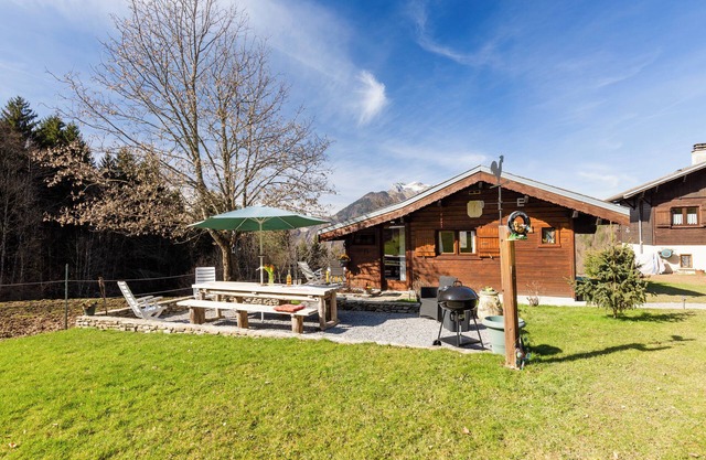 Chalet 'Sauvage' with Mountain View, Private Terrace and Wi-Fi