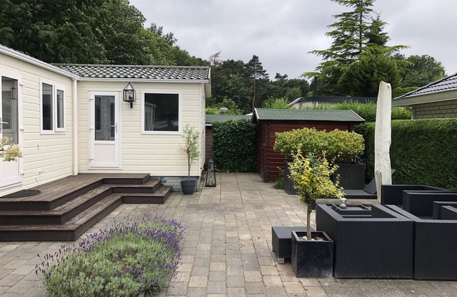 Chalet with garden in The Hague/Wassenaar in a well-kept campsite