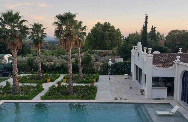 chambre Aix-en-Provence·swiming Pool.Garden.Vue.marble bathroom.palm grove.