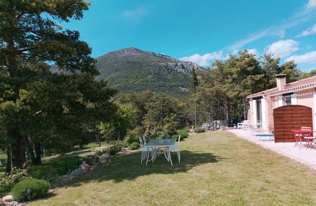 Chambre d'Hôtes at 1035m altitude - 30 min from the Gorges du Verdon and the lakes