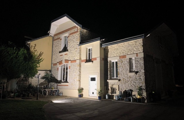 Chambres de Charme Dans un Écrin de Verdure. Bienvenue au Clos des Amis !