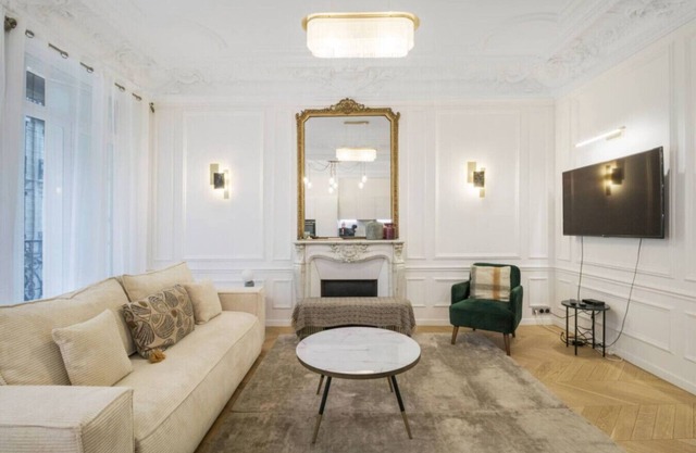 Champs Elysées!Montaigne, New&Luxurious 6pers flat