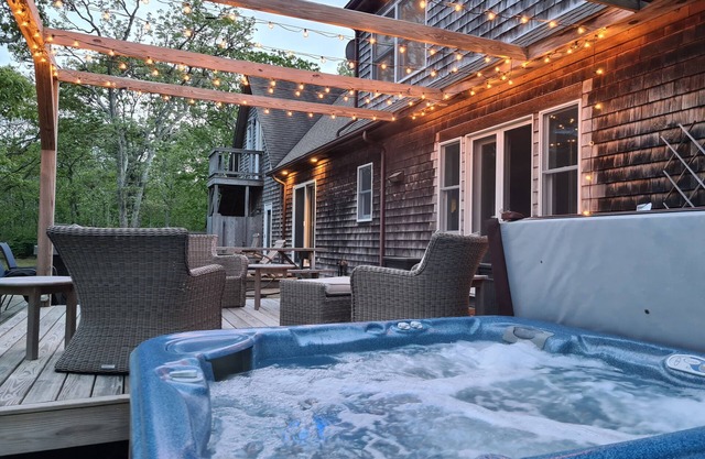 Chappaquiddick retreat-outdoor shower, hot-tub, decks, central AC-close to beach