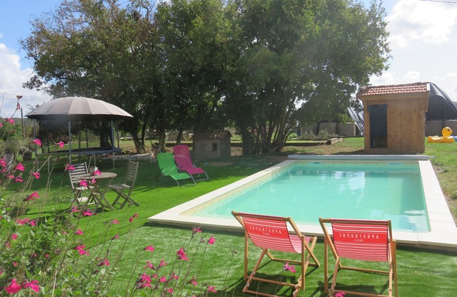 Character house in the heart of the Gers with private pool.