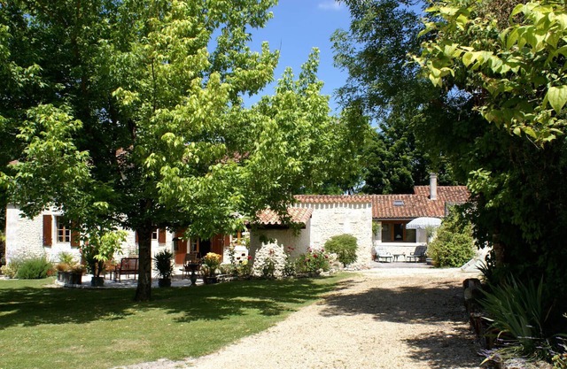 Charming single storey barn Dordogne/Charente border