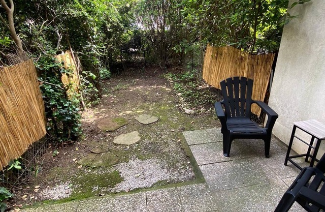 Charmant Studio Avec Jardin Privé