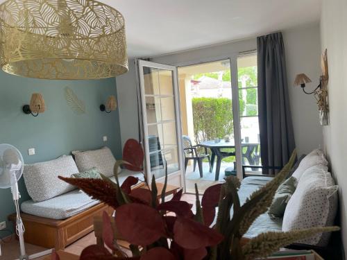 Charmant T2 PISCINE chambre lit double dans résidence du Lac