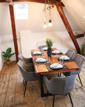charmantes Apartment mit voll ausgestatteter Küche, Kingsize-Betten, Billard & Tischkicker