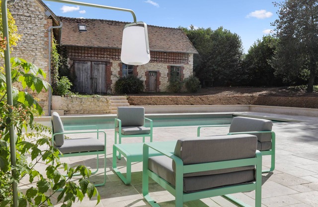 Charming Normandy house with large grounds and swimming pool