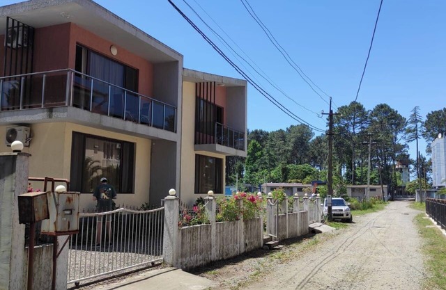 Charming 1-bedroom apartment with WiFi, AC, 2 minutes from the sea – sleeps 5