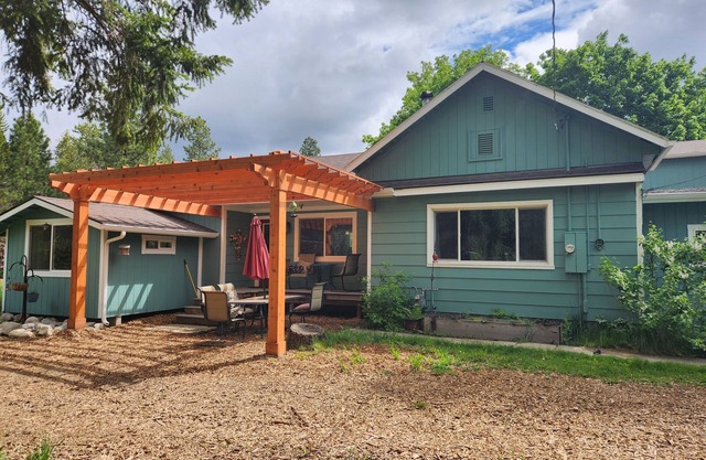 Charming 1-bedroom house in Rathdrum with WiFi