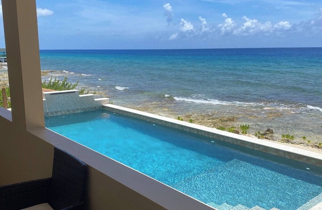 Charming 1-bedroom house by the sea in quaint Cayman Brac